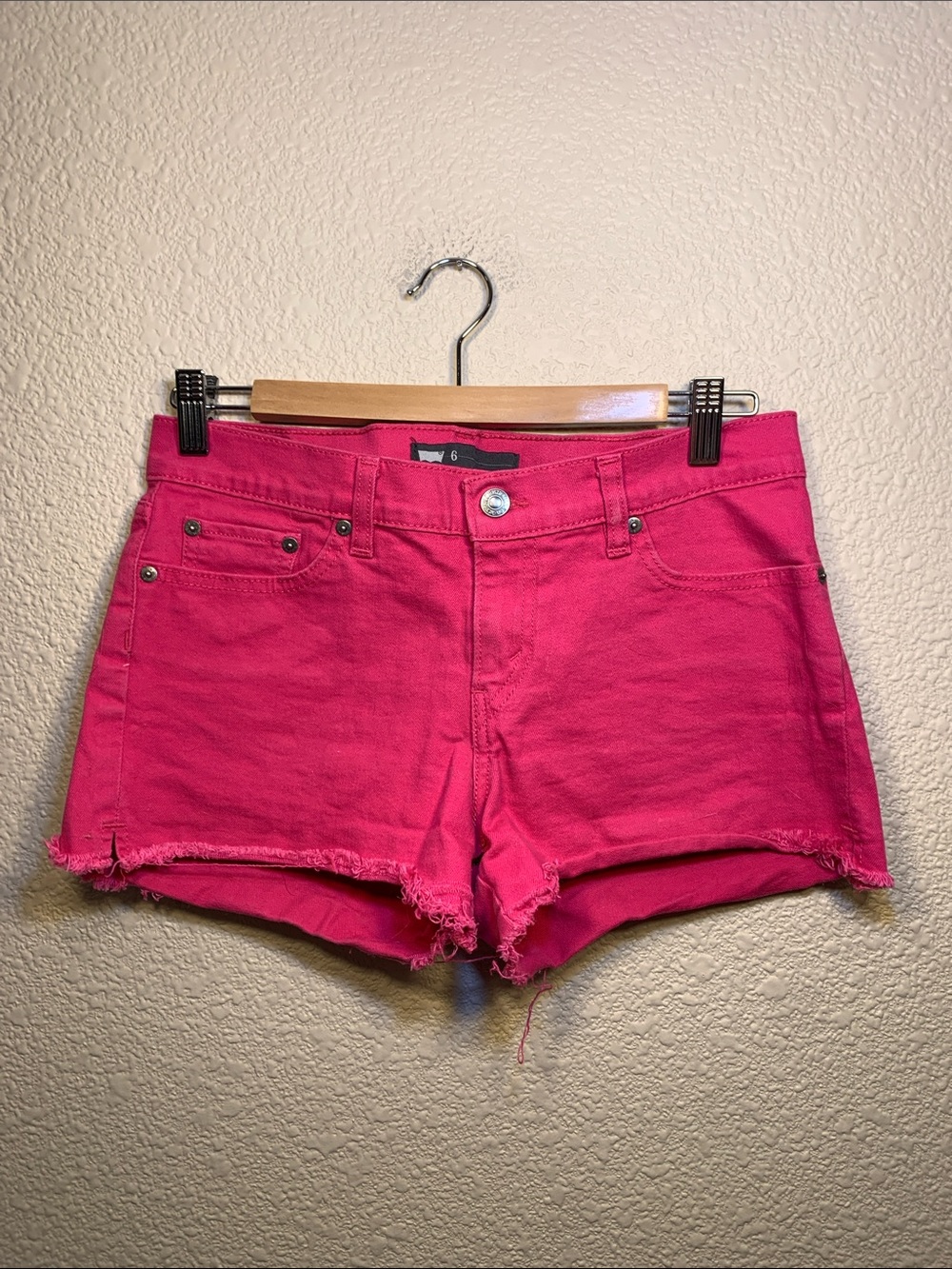 Levi stauss and co pink shorts sz 6 preppy high waisted frayed bold Barbie